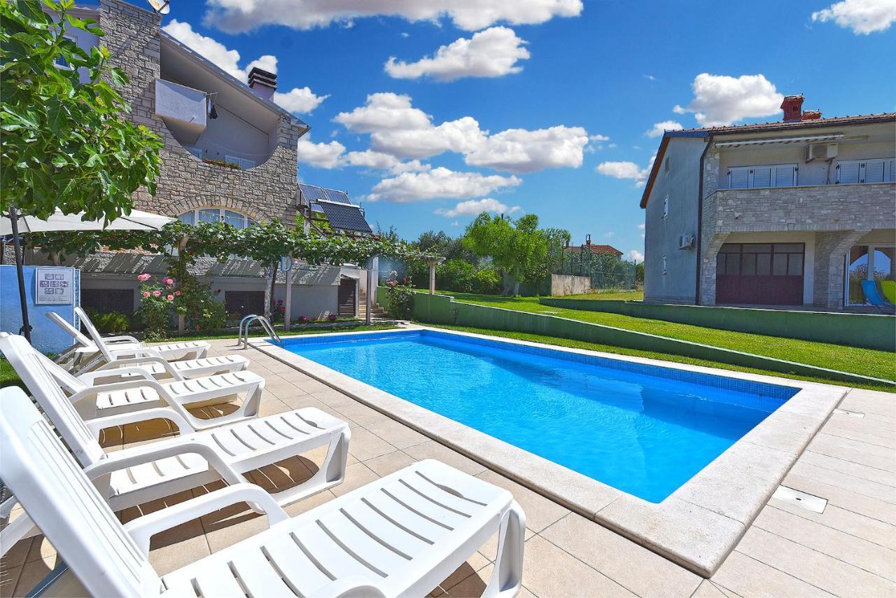 Double Room With Pool 2261 Medulin Exterior foto